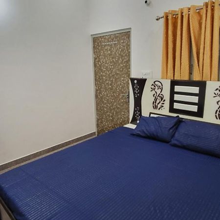 Hotel House Of Krishna Vrindāvan Zewnętrze zdjęcie